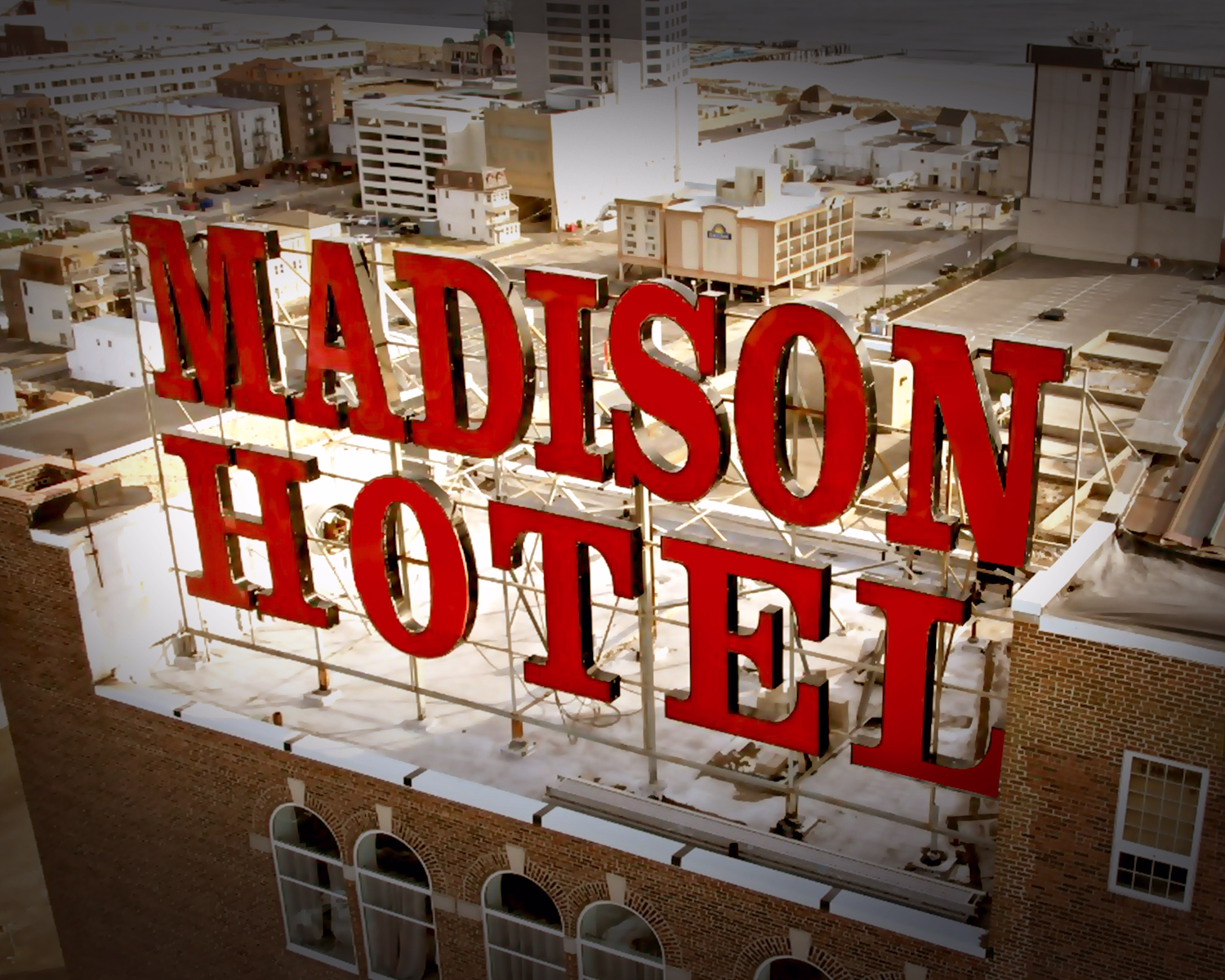 madison-house-hotel-sign